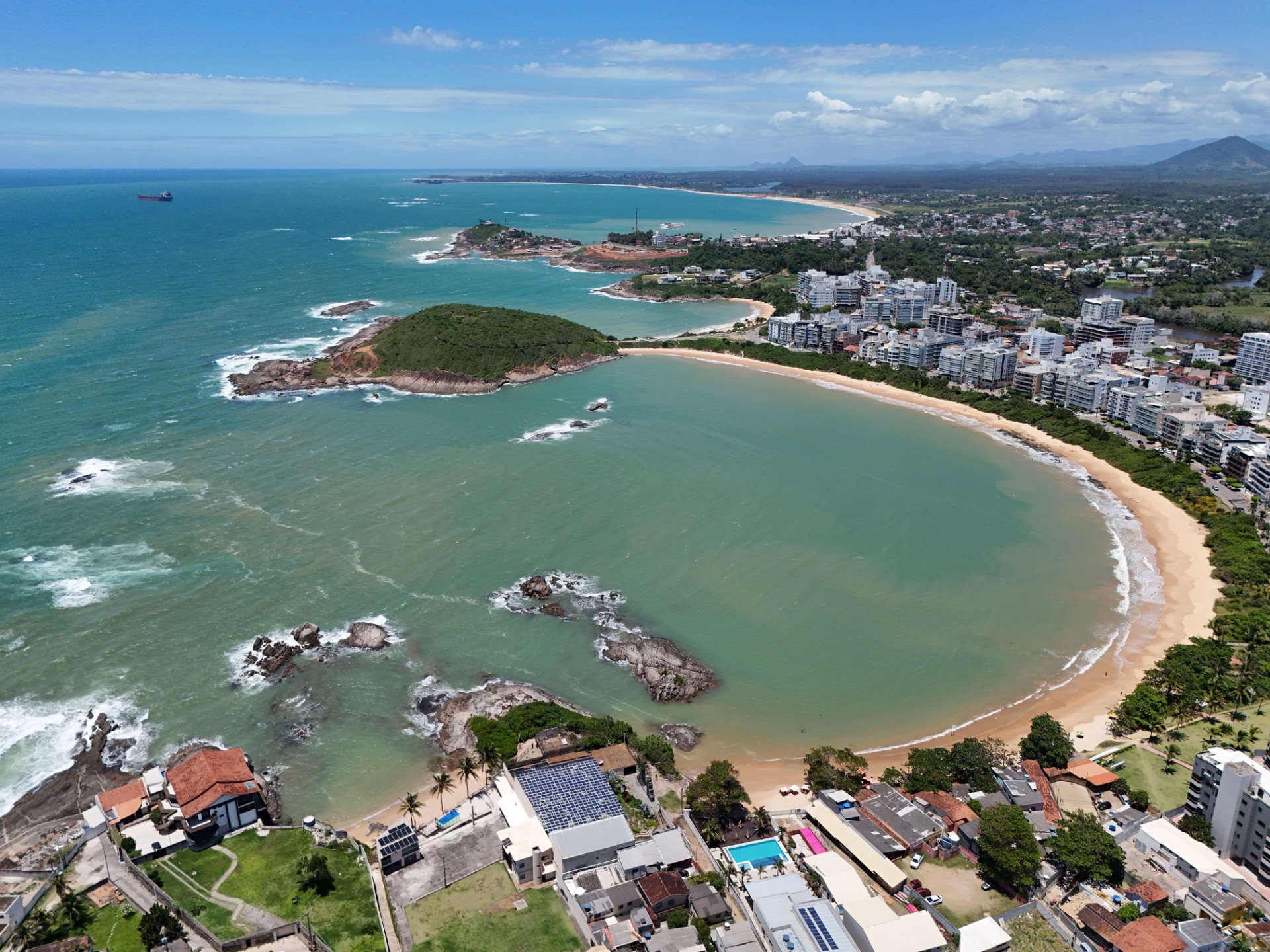 Calendário de Eventos Guarapari 2026: Como o Turismo Impulsiona a Valorização de Imóveis na Região - Capa do artigo por Matheus Marchezi