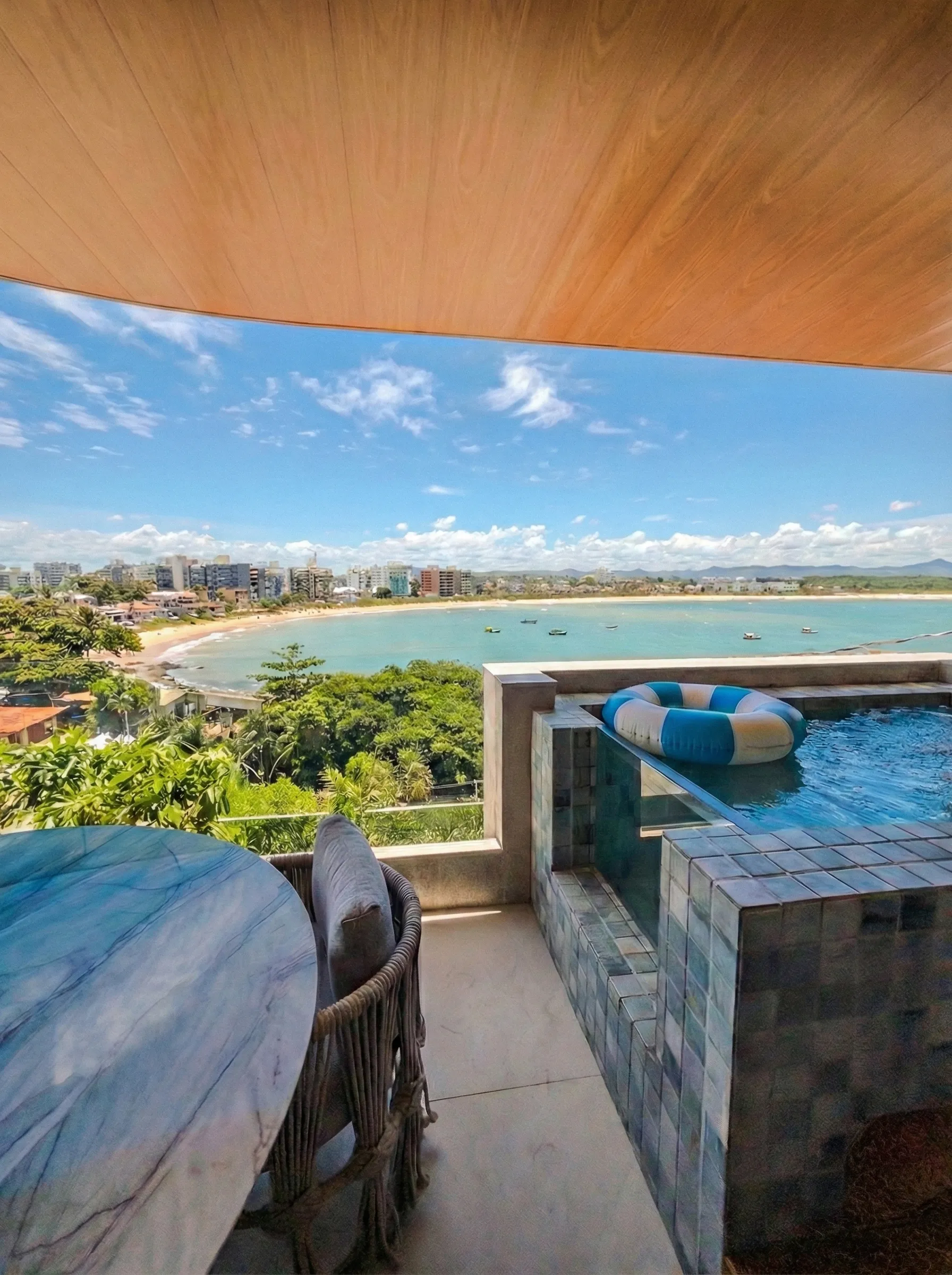 A Tese dos 3 'S': Como eu avalio um Imóvel-Refúgio na Enseada Azul - Capa do artigo por Matheus Marchezi